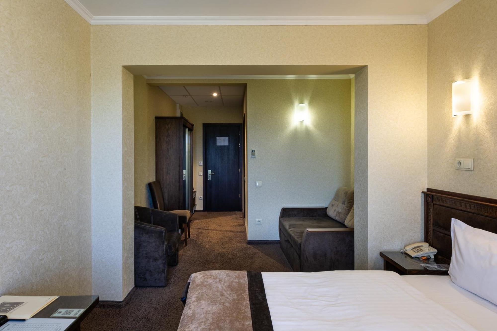 Avalon Palace Ternopil Ngoại thất bức ảnh