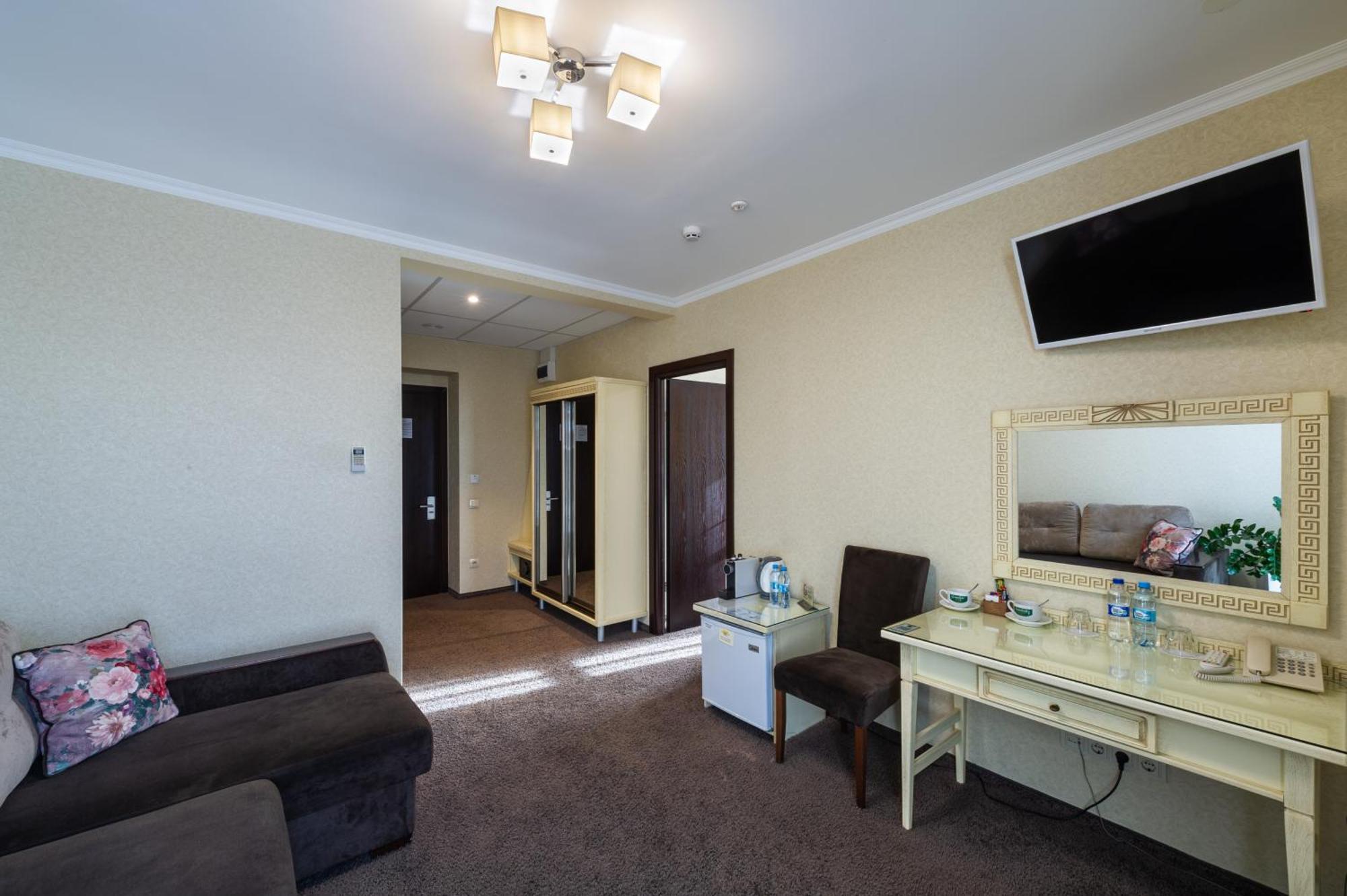 Avalon Palace Ternopil Ngoại thất bức ảnh