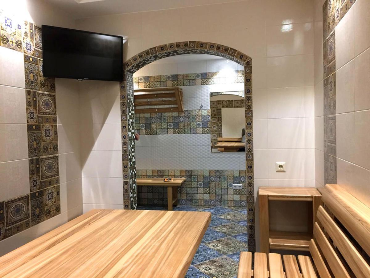 Avalon Palace Ternopil Ngoại thất bức ảnh